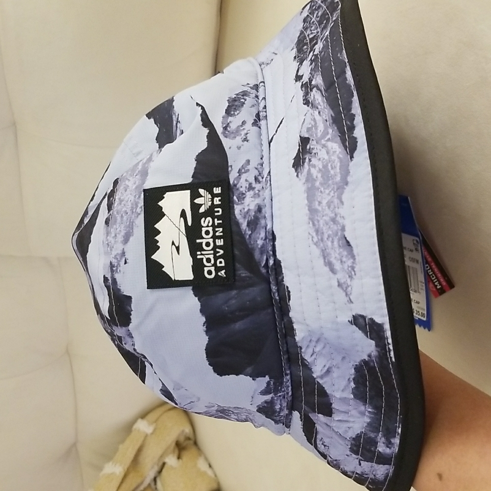 Bucket hat